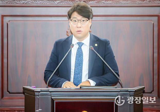 김영수 화성특례시의원 도시건설위원회 회의 발언사진