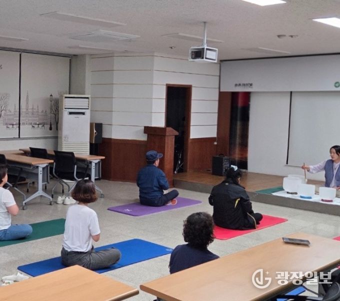 치매환자·보호자 자조모임 및 힐링프로그램 운영