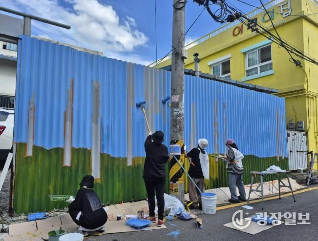수원시 장안구 연무동 마을만들기협의회, 벽화 통해 밝은 골목길 조성