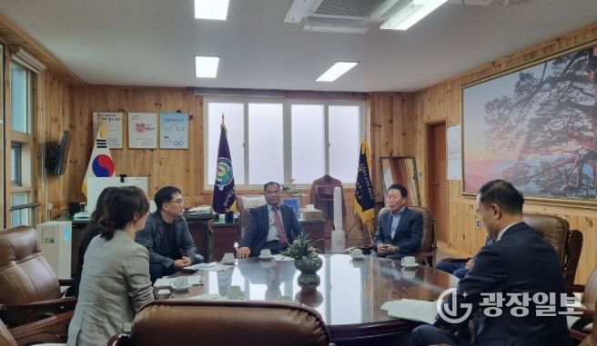 영남대학교 지역경제연구소와 교육 협력 방안 논의