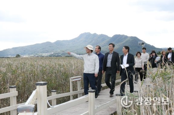 아이들이 주인공 되는 강진만 춤추는 갈대축제 개막