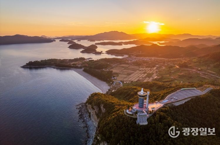 고흥군, 제1회 전라남도 명품관광지 디카시 작품 전시 개최 (1) - 우주발사전망대 전경
