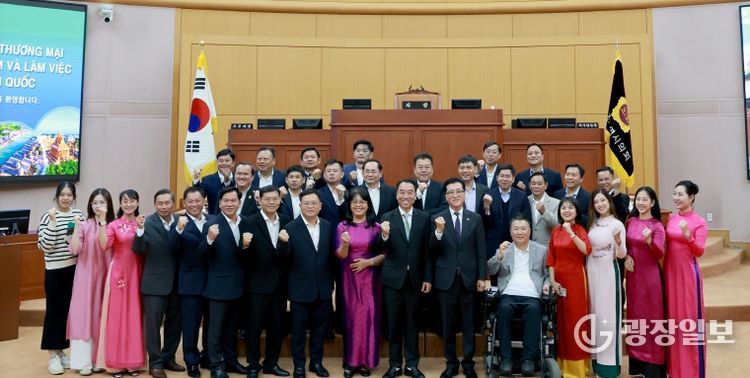 베트남 빈롱성 대표단 접견