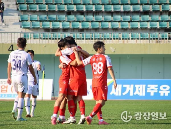 거제시민축구단, 홈에서 대구FC B 에 3-1 승리!