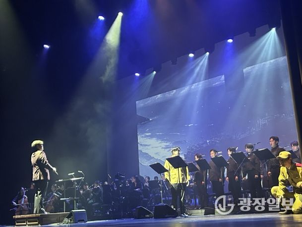 파일 별첨: 장사상륙작전을 배경으로한 창작뮤지컬칸타타 <파도속의 외침>이 관객의 큰 박수 속에 공연되었다.