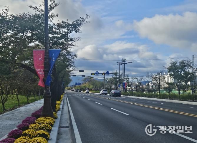 APEC 정상회의를 맞아 정비를 마친 경주 경감로 가로경관 전경