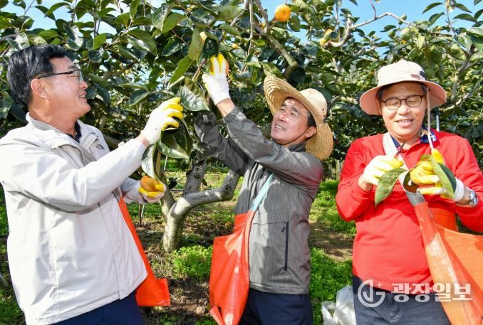 경남도의회 농해양수산위원회, 농촌일손돕기