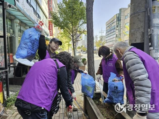 수원시 권선구 서둔동 주민자치회 , ‘ 다 함께 만들어요! 깨끗한 우리 동네’ 환경정화 활동 펼쳐