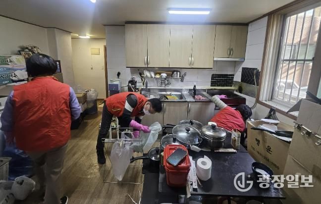 수원시 영통구 매탄1동 지역사회보장협의체 '우리동네 행복지킴이' 주거환경개선사업 진행