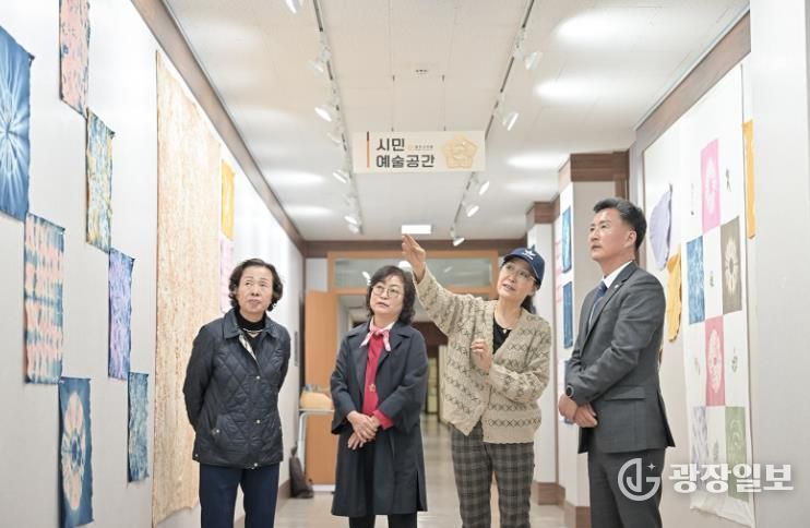 공주시의회 시민예술공간, 천연염색 작품전 “쪽빛으로 물들이다” 개최