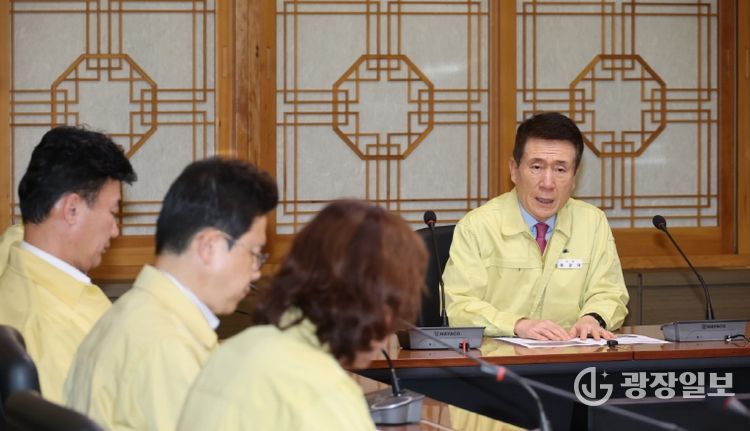 포항시는 5일 포스코 포항제철소 사고에 따른 긴급 대책회의를 긴급 소집했다.