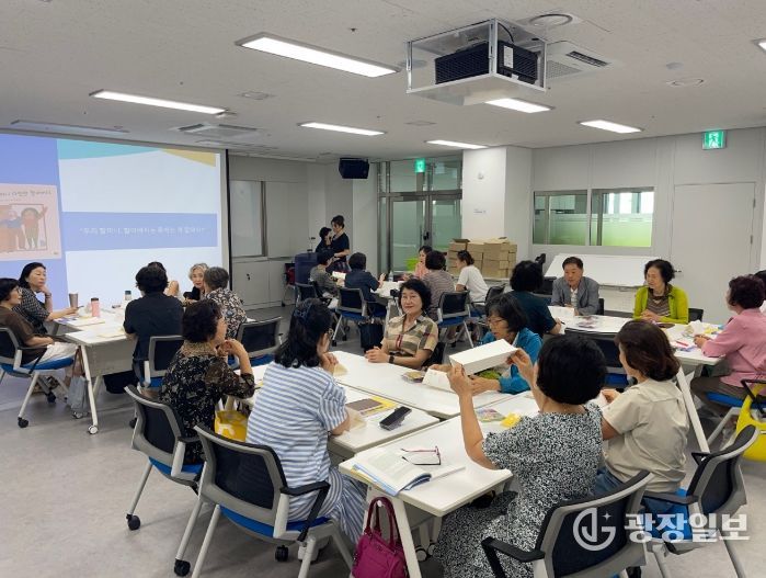 시니어 대상 독서 힐링 프로그램