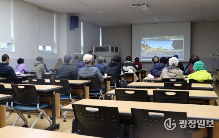 한노인회 구례군 지회 회원 대상 농업기계 안전 교육