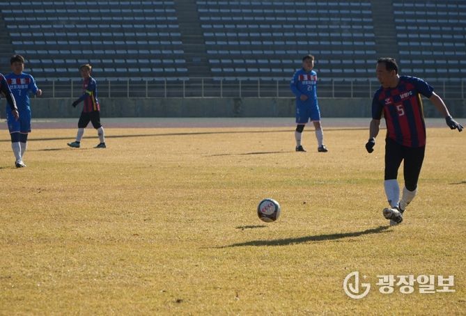 지난 15일 나주시종합스포츠파크에서 나주시장기 읍면동 축구대회가 열렸다.