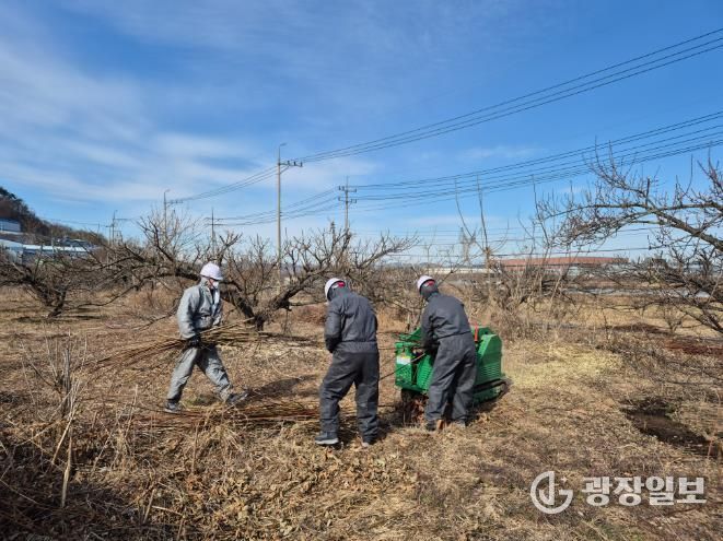 사천시, 영농부산물 파쇄 지원으로 겨울철 산불 예방 강화
