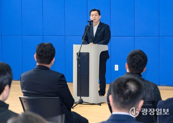 이재준 시장이 준공식에서 축사를 하고 있다.