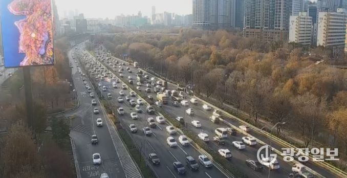 올림픽대로 대형 스크린으로 보는 ‘횡성 갑천 호수길’