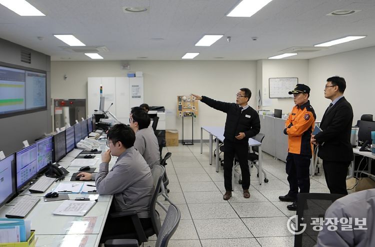대전소방본부, 겨울철 고층건축물 안전관리 실태 점검-1층 종합방재실 점검