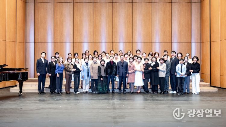 함안군 여성합창단 단체사진