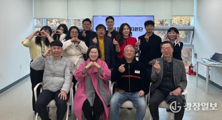 천안시청소년상담복지센터는 지난 11일 천안시청소년복합커뮤니티센터 동아리실에서 ‘2025년 1388청소년지원단 제4차 평가회의’를 진행하고 있다.