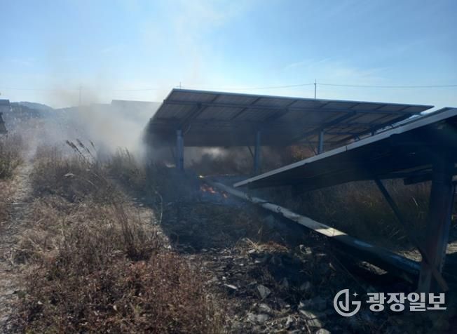 해남군 태양광시설 화재, 다량의 소화기로 신속 초기진압