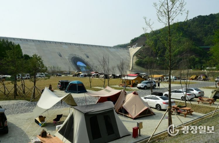 평화의 댐 전경 오토캠핑장