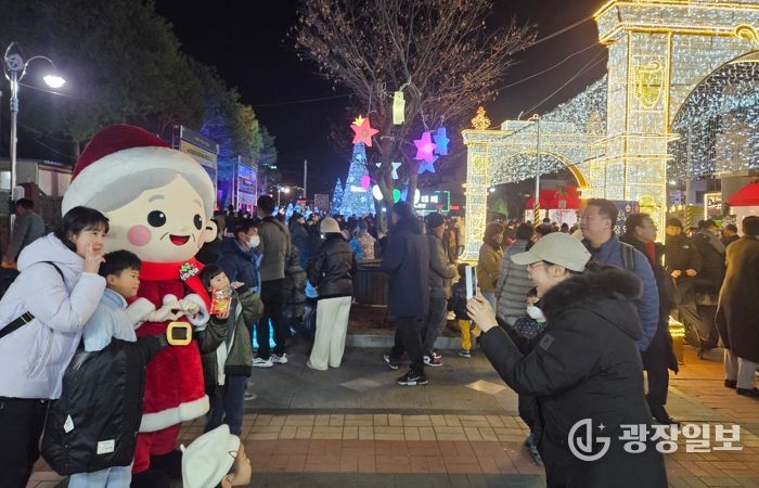 ‘2025 럭키칠곡 크리스마스 마켓’성료