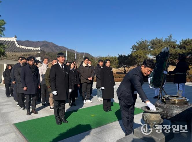 전주정보문화산업진흥원, 병오년 새해 첫 공식 업무로 국립임실호국원 참배