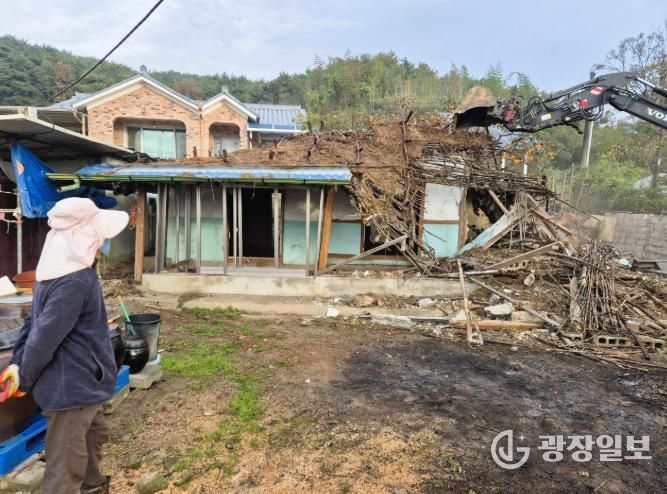 농촌 빈집 정비 현장. 장성군 제공