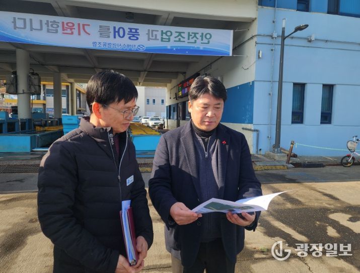 박동철 경남도의원, 진해 속천항 ‘기상정보 제공 시스템’ 가동 점검