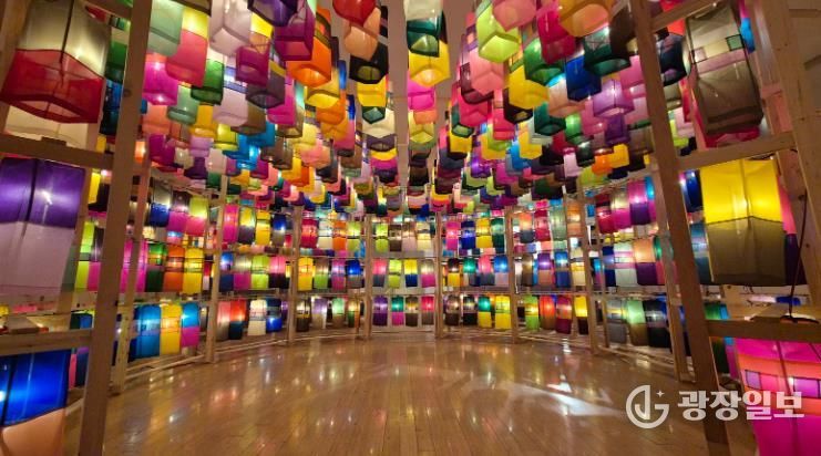 ‘진주실크등(燈)’, 북미(北美) 순회전시 ‘각광’