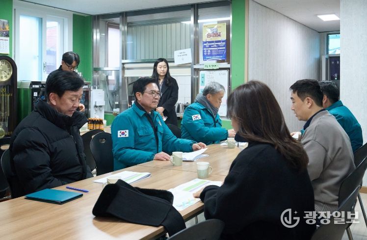 김석필 천안시장 권한대행, 기습 한파 대비 현장점검-천안희망쉼터