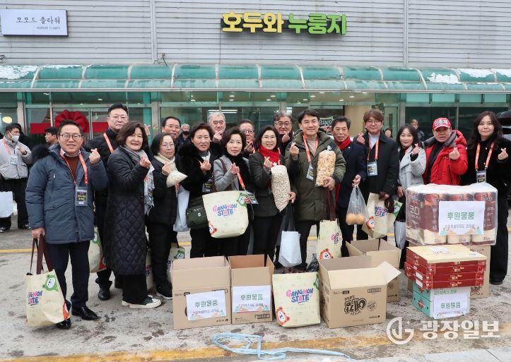 김진태 지사, 설맞이 전통시장 장보기