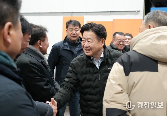 한림수협 위판장 방문한 영훈 지사