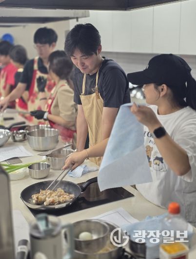 2025년 1인 가구 지원 프로그램(요리) 교육 모습