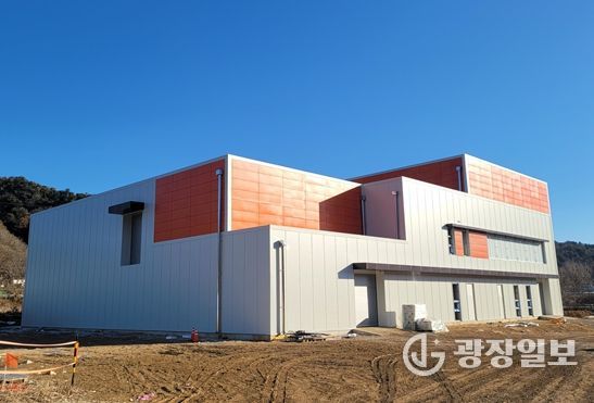 강원특별자치도, '에이아이(AI) 곤충 스마트팩토리'