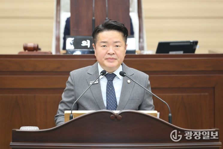 “인천시의 자치 인사권 침해 저지와 공직자 권익수호 규탄 결의안 채택” 위원장 김남원