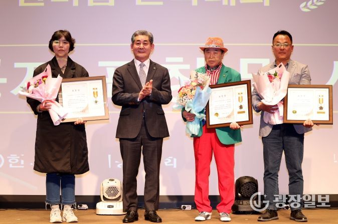 한국곰두리봉사회 봉사자들 격려